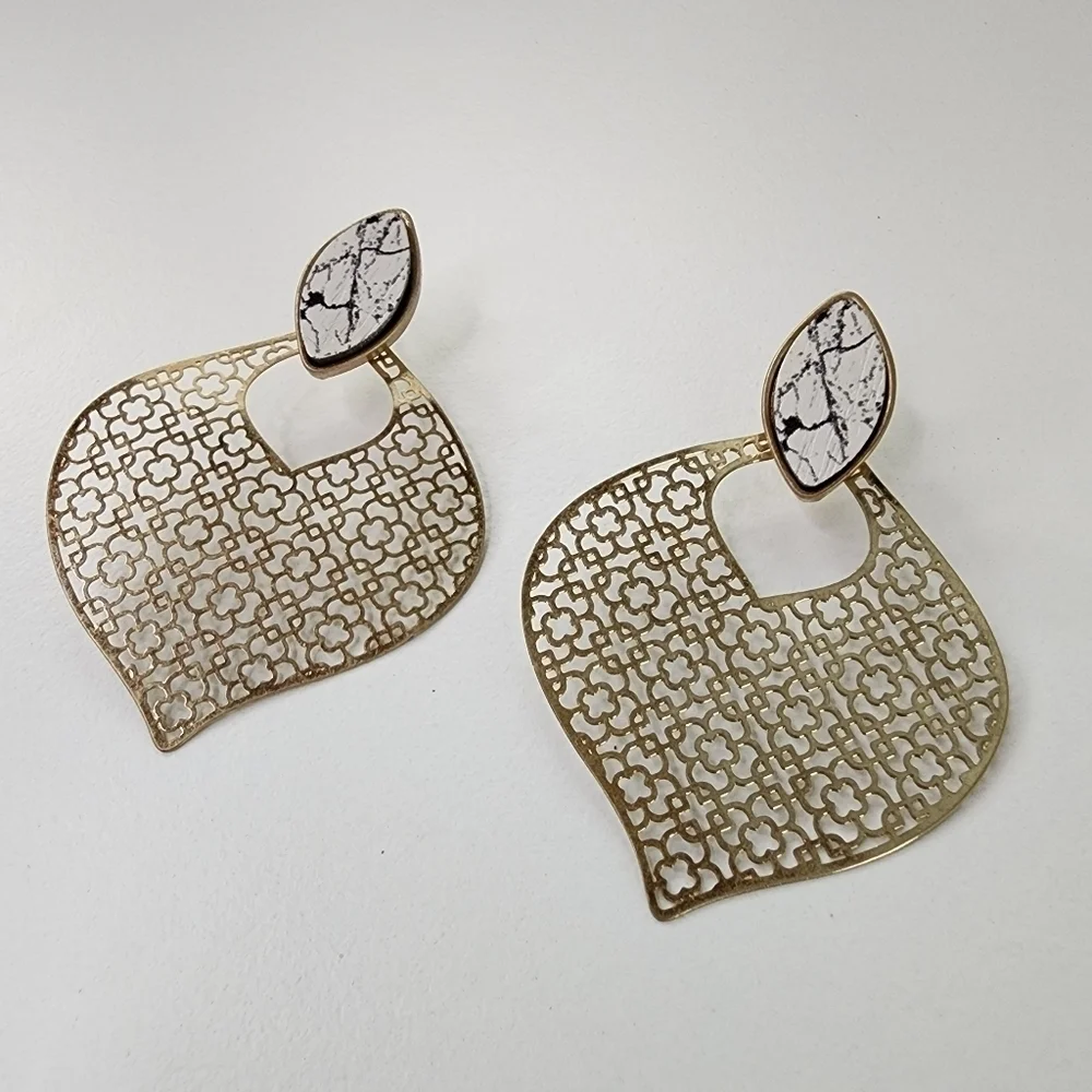 NWT White Howlite Wood Golden Teardrop Filigree Metal Earrings